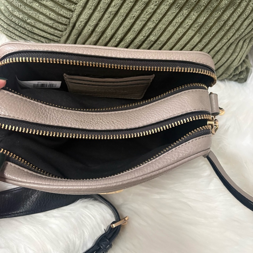 Marc Jacobs Taupe and Black Crossbody Bag - Picture 4 of 8